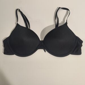 Seductions Women's 38C Black Bra